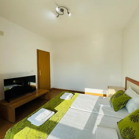 Sunny House 102 One Bedroom *