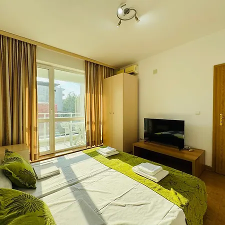 Апартамент Sunny House 102 One Bedroom *