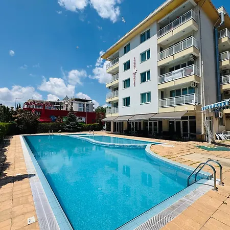 Sunny House 102 One Bedroom Апартамент *